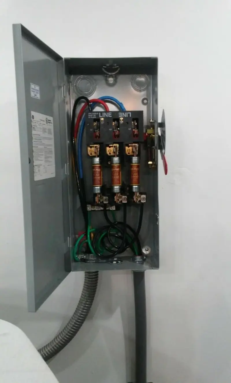 Three-phase disconnect switch installed for Smoke Detector Installation in North Salt Lake
